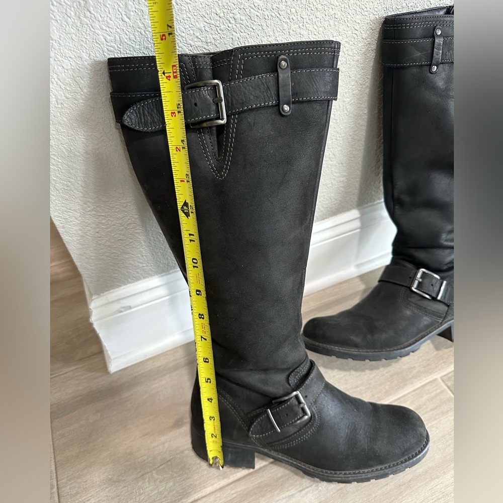 Black boots